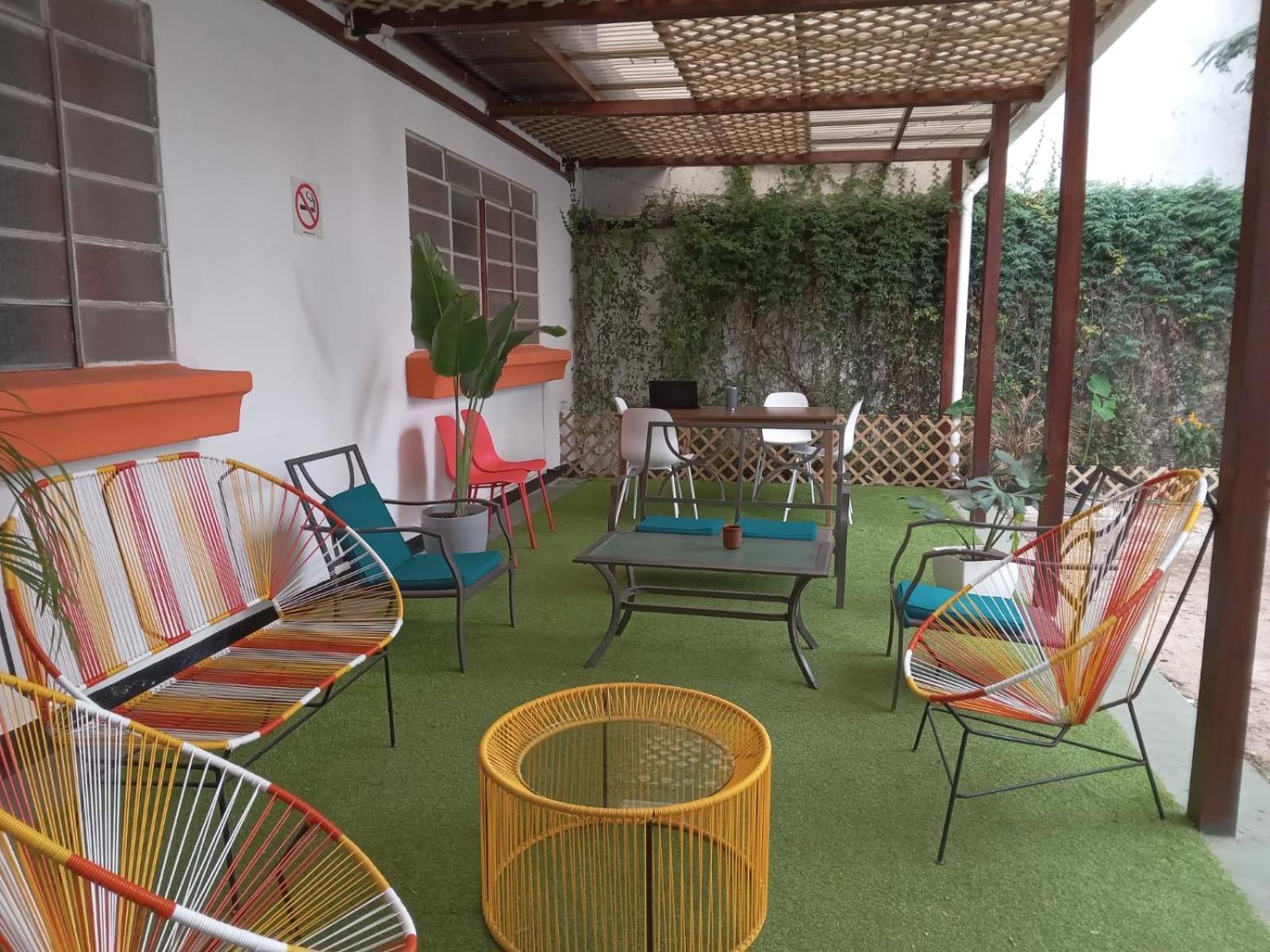 Tequila Sunrise Albergue *